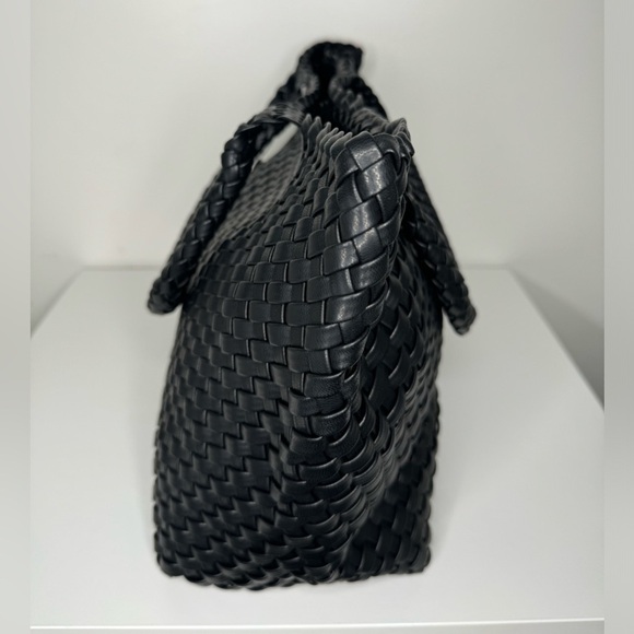 NWT Black Woven Vegan Leather Basket Bag with Purse Insert - Picture 2 of 6